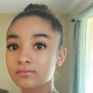 Meet your Posher, Avery